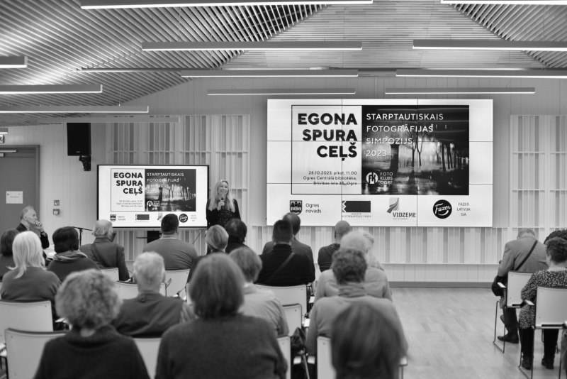 31. oktobrī no plkst. 11.00 Ogres Centrālajā bibliotēkā notiks starptautiskais fotogrāfijas simpozijs “Egona Spura ceļš”. Pasākums notiek jau 18.gadu un ir viens no lielākajiem fotogrāfijas notikumiem Latvijā. 