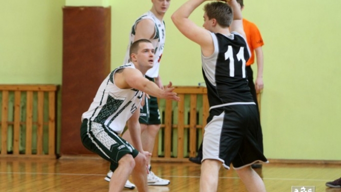 Novada basketbola čempionātā sīva cīņa par līderu godu
