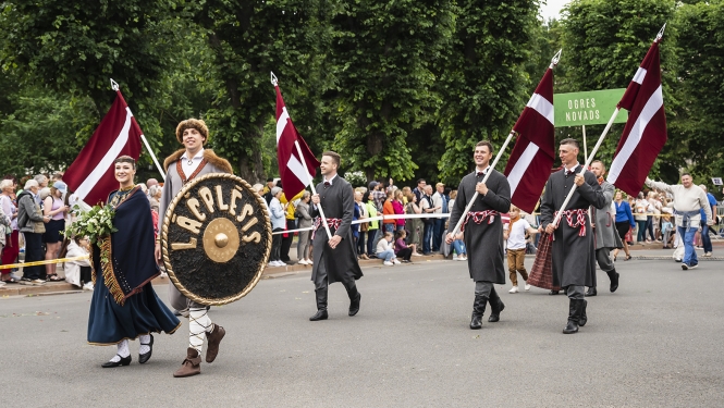 Dziesmu svētku gājiens. Ogres novads. Foto: Voldemārs Stāvusis