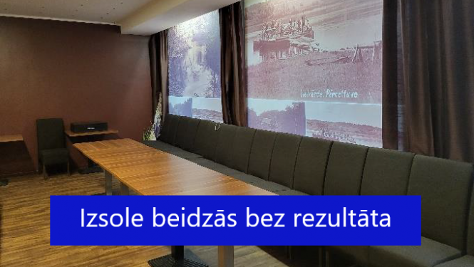 Kafejnīcas telpas ar logiem