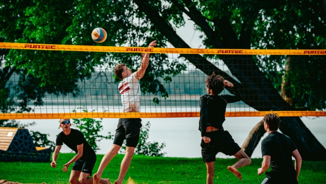 Ķeguma pilsētas svētki 2026. Volejbols Ķeguma pludmalē.