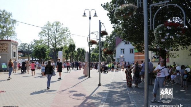 Atklāj jauno Fazer pulksteni pilsētas centrā