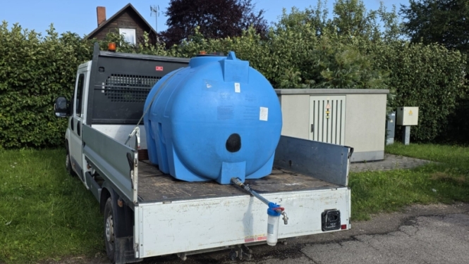 Dzeramā ūdens piegāde iedzīvotājiem Pārogrē, kuriem pēc vētras nav atjaunota elektroenerģija