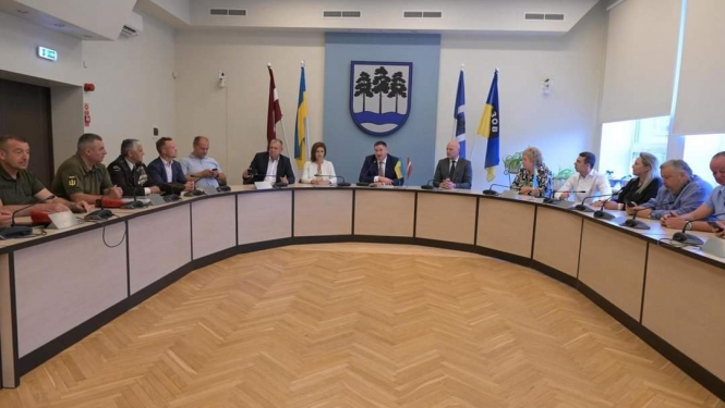 Ukrainas delegācija pieņemšanā pie Ogres novada domes vadības