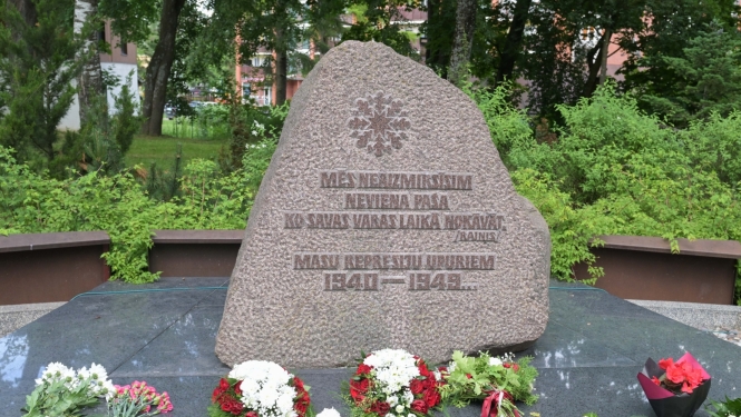 14. jūnijs – KOMUNISTISKĀ GENOCĪDA UPURU PIEMIŅAS DIENA