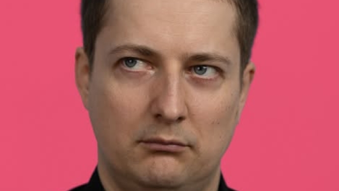 18. septembrī plkst. 19.00 Madlienas Kultūras namā Maksims Trivaškevičs piedāvā savu jaunāko stand- up komēdijas izrādi „Smaids”, kura 2025. gada augustā piedzīvoja pirmizrādi un tagad tiek aktīvi demonstrēta latviski runājošiem indivīdiem visā pasaulē.