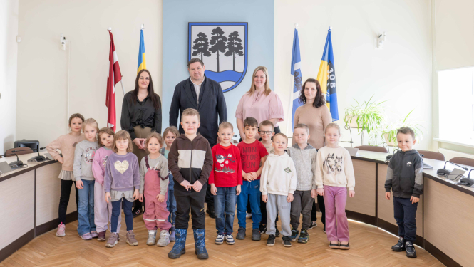 Ogres novada pašvaldībā viesojas PII Dzīpariņš bērni
