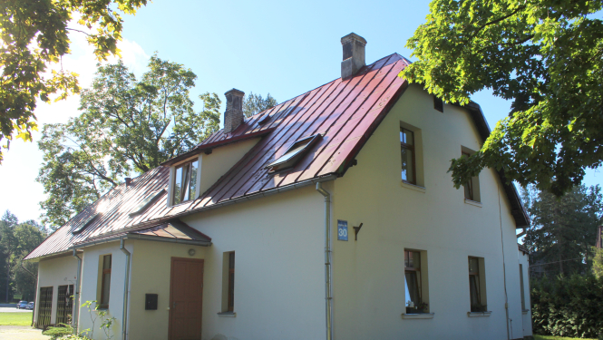Vecāku izlolotā Ogres Baltā skola sākusi darbu