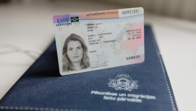 Ukrainas civiliedzīvotāji, kuri uzturas Latvijā, ir aicināti savlaicīgi iesniegt pieteikumu uzturēšanās atļaujas noformēšanai