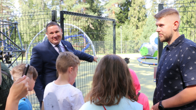 Atklāts bērnu rotaļlaukums J.Čakstes prospektā