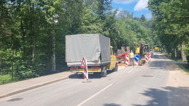 Ierobežota satiksme uz ielas, kravas mašīna, luksofori 04.06.2024.