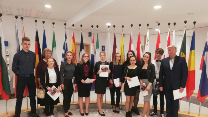 Madlienas vidusskolas skolēni piedalās Eiropas Jaunatnes seminārā
