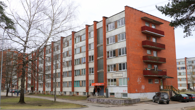 Mālkalnes prospekta 38 iedzīvotāji gaida testēšanas rezultātus