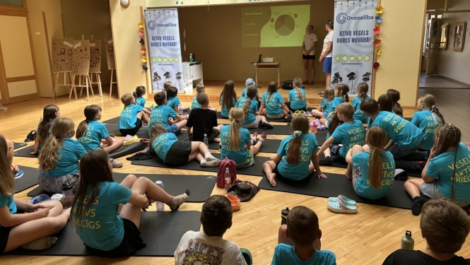 Viena no četrām Oveselība un SIA Brightness organizētajām bērnu diennakts vasaras nometnēm “Vesels. Aktīvs. Priecīgs”, kas šovasar norisinājās Ogresgala pamatskolā