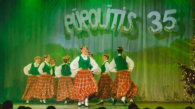 Pupolitis 35