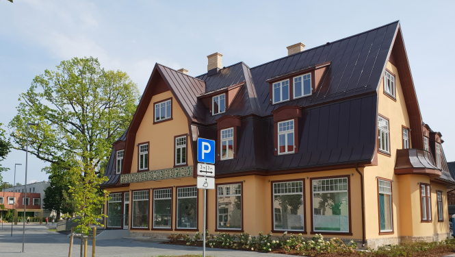 Kafejnīca “Pie zelta liepas” uz laiku ir slēgta