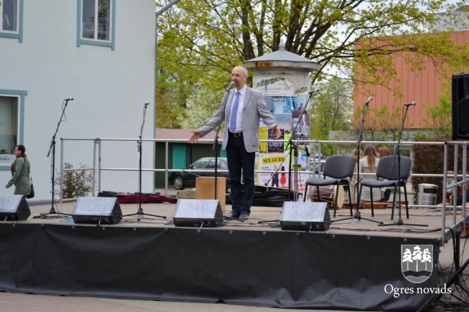 Maija svētku atklāšana Ogrē