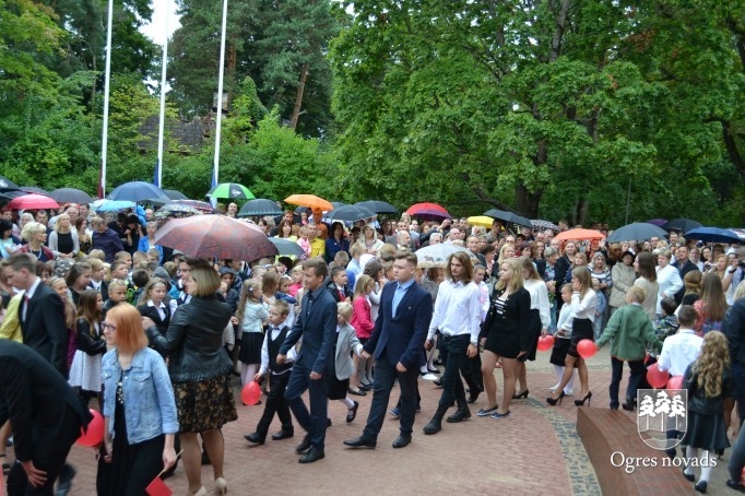 Novada lielākajās skolās mācības sākušās