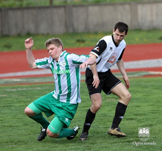 "Ogres SC/FK 33" pret FK "Tukums 2000/TSS"