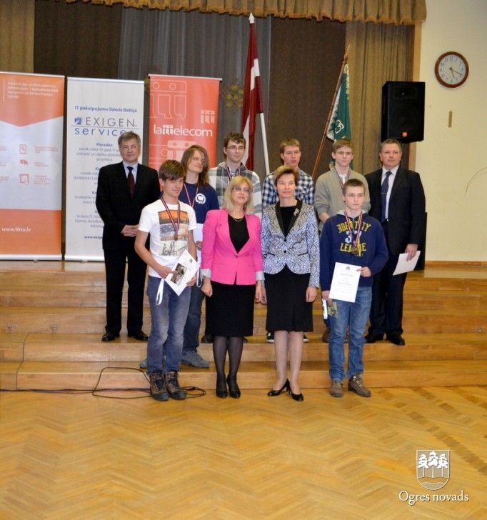 Izglītības un zinātnes ministre apbalvo informātikas valsts olimpiādes uzvarētājus