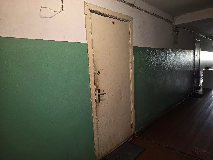 Nekustamā īpašuma – “Kadiķi”-6, Madliena, – izsole. Ieejas durvis dzīvoklī