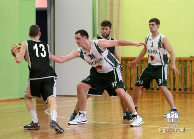 Novada basketbola čempionātā sīva cīņa par līderu godu