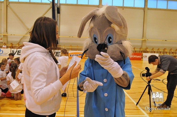 Ogrē notiek akcija "Basketbols aicina"
