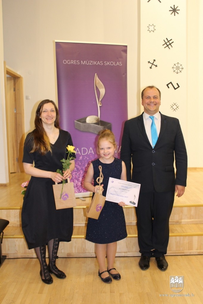 Pasniegta Ogres Mūzikas skolas "Gada balva 2019"