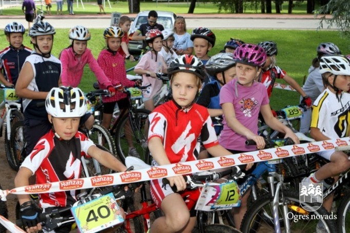 SPORT2000 Ogres un Ikšķiles tūrisma attīstības aģentūras tautas velobrauciens