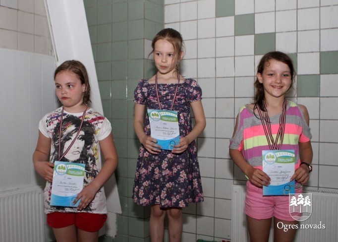 Noskaidroti novada ātrākie peldētāji