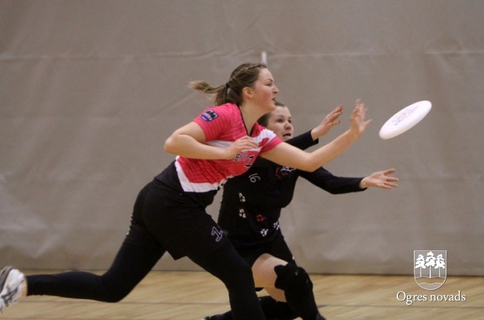 Ogres "Momenta" frisbijistes - Latvijas vicečempiones