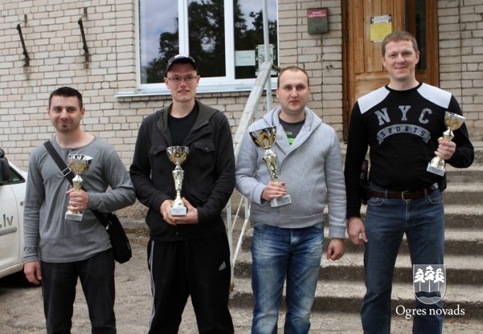 Ogres NSC kausu šaušanā ar pistoli izcīna Arnis Birze