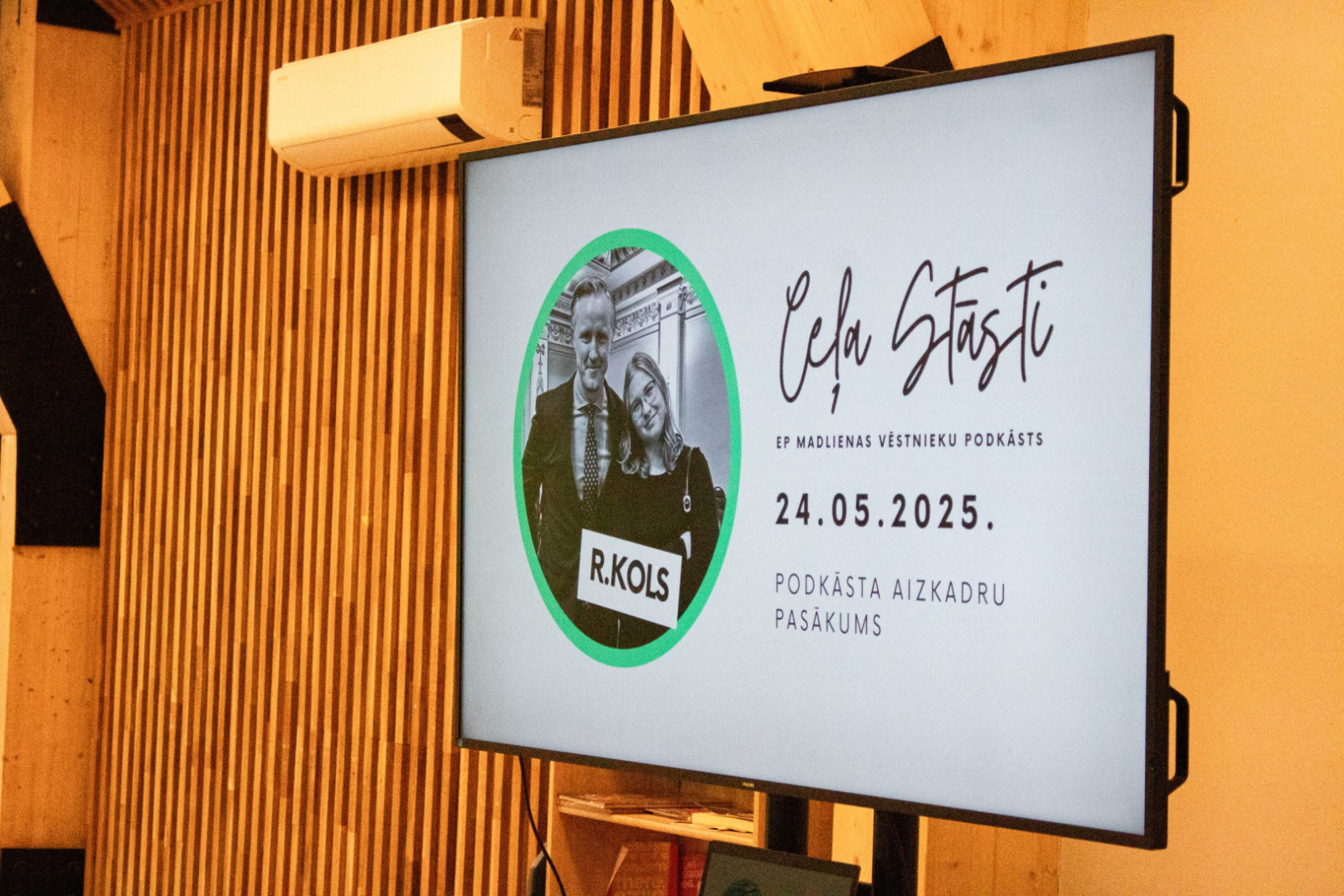 Iedvesmojoša tikšanās jauniešiem Ogrē – podkāsta “Ceļa Stāsti” aizkadra saruna ar Rihardu Kolu