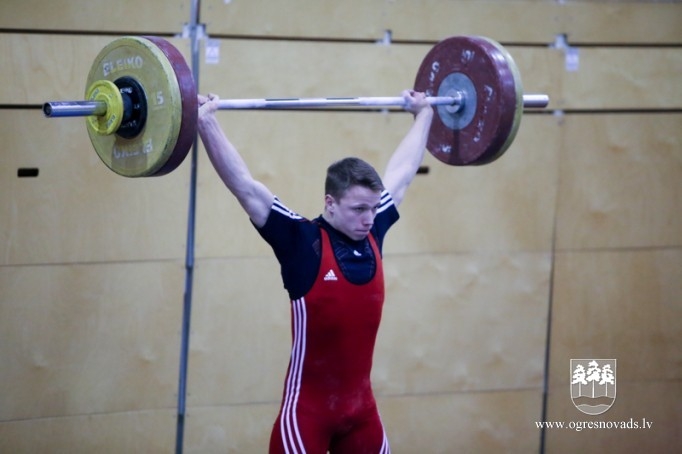 Ogres NSC svarcēlāji triumfē pašu rīkotās sacensībās