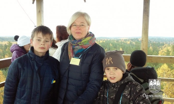 Bērni no Ukrainas priecājas par Latvijas skaisto dabu