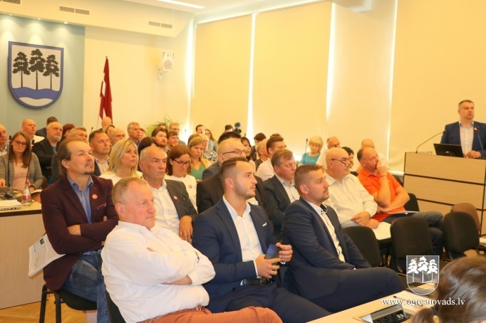 VARAM konsultējas ar pašvaldību deputātiem par gaidāmo reformu