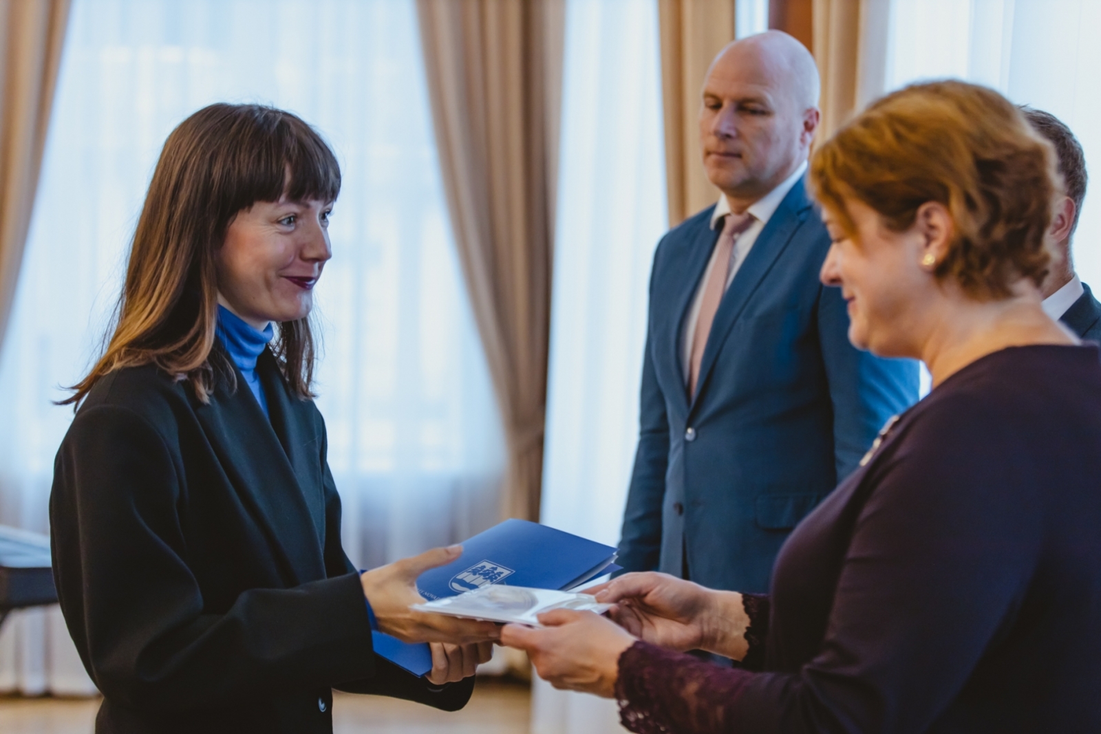 Pasākumā “Ogres novada Gada pedagogs 2022” godina novada pedagogus