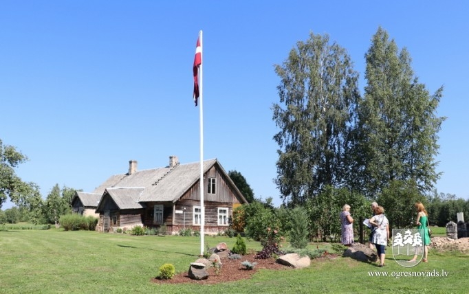 "Asni" Krapē