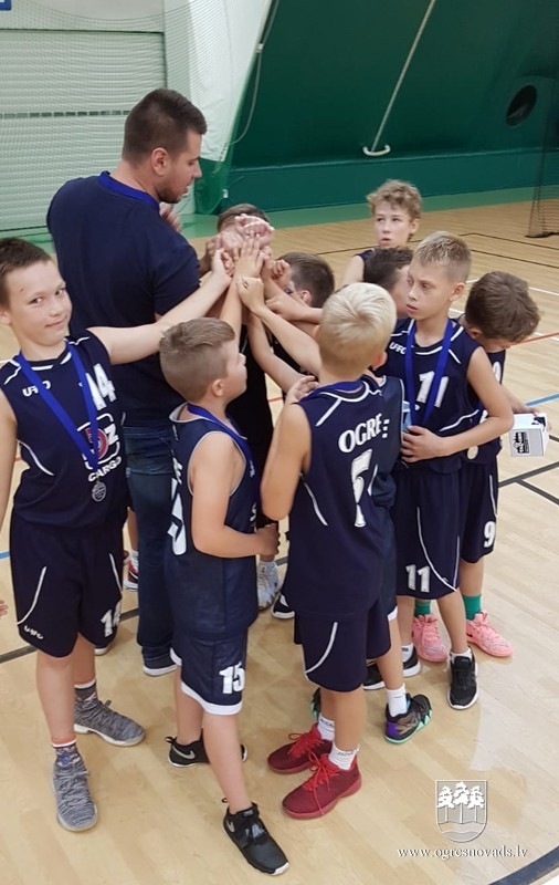 Ogres jaunajiem basketbolistiem sudraba medaļas Tallinā