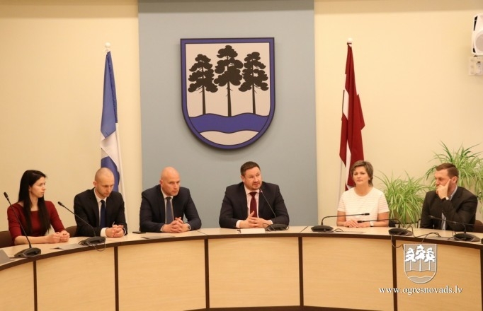 Pašvaldības vadība pateicas BK “Ogre” komandai