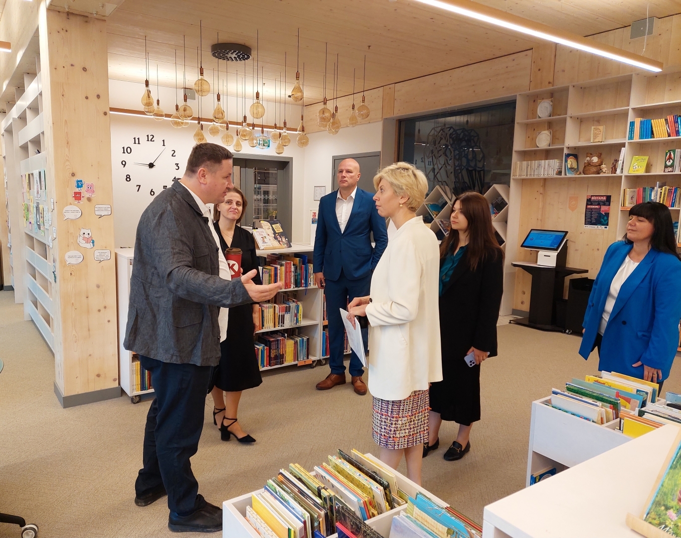 A.Čakšas vizīte Ogres Centrālajā bibliotēkā 22.09.2023