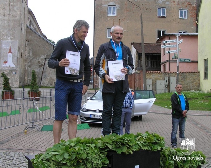 Ogrēnieši izskrien "Jāni" un "Jānīti"