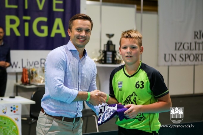 "Ogres Vilku" komanda izcīna "Unihoc Riga Cup 2018" kausu