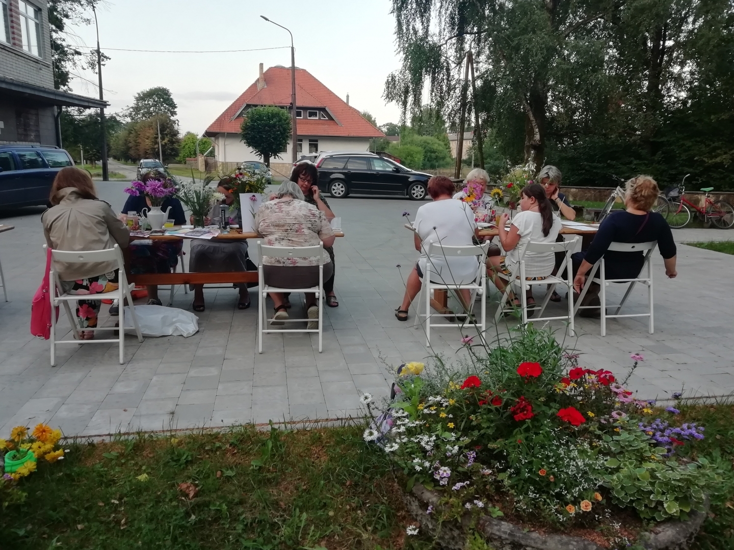 Ciemupē aizvadīts gleznošanas nodarbību cikls pieaugušajiem GRIBU GLEZNOT