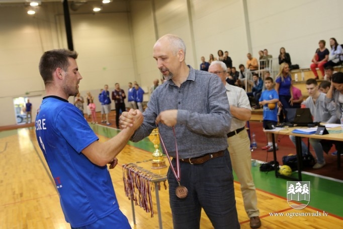 Ogres handbolistiem Latvijas čempionāta bronza