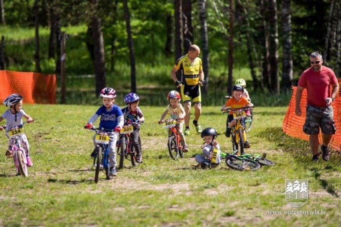 Ikšķiles MTB velobraucienā uzvar Priževoits un Antone