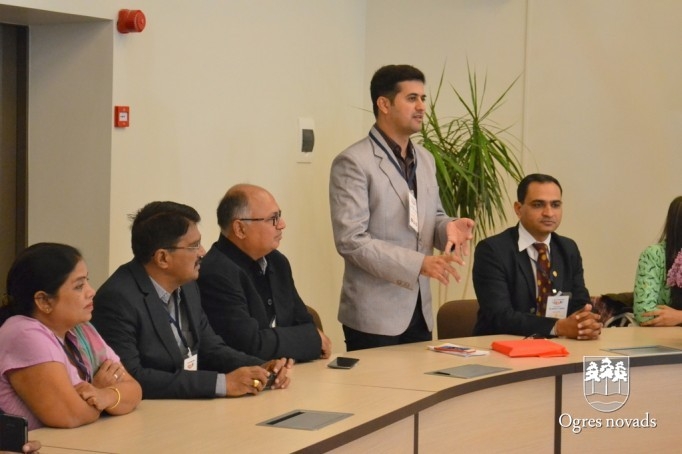 Ogrē viesojas delegācija no Indijas