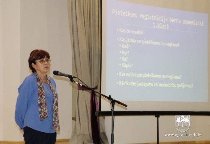 Topošo pirmklasnieku vecāki saņem nepieciešamo informāciju