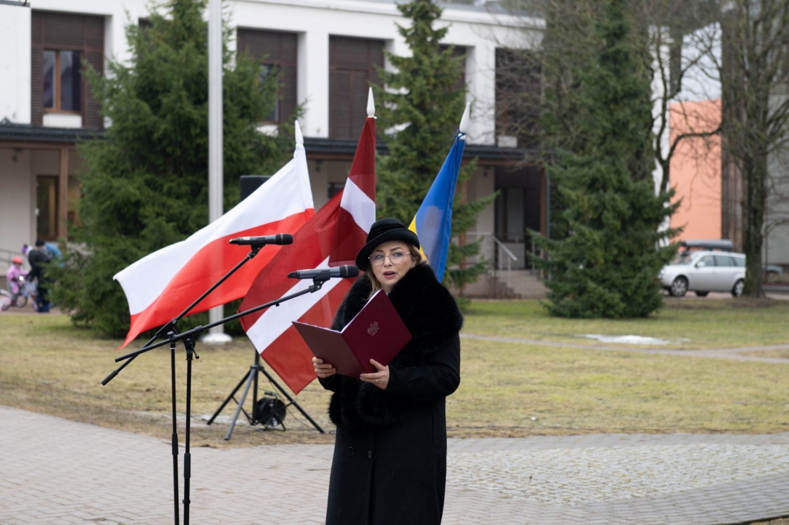 Monika Mihališina uzrunā pasākuma dalībniekus