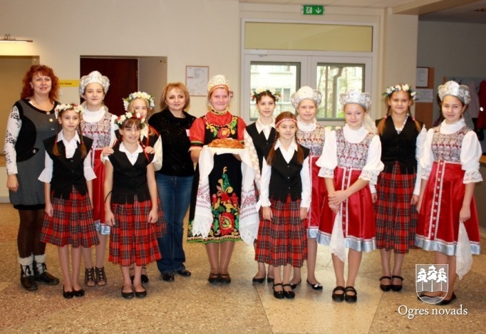 Jaunogrē viesojas jaunieši no Maskavas